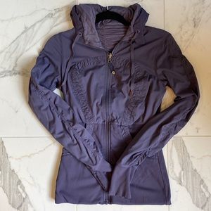 Lululemon reversible jacket in size 6